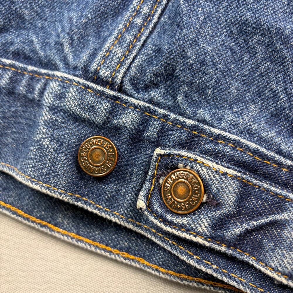 VIntage 1980s Levi's Type III Trucker Jean Jacket Medium Wash Denim Womens Small - Picture 7 of 9